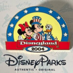 Disney Parks Vintage Disneyland 2004 4th of July Mickey, Minnie, Donald Pin LE
